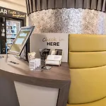 Chrizz Hotel *