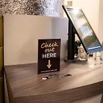 Chrizz Hotel *